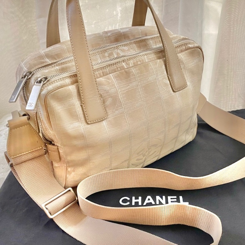 🆕 Chanel “New Travel line”Crossbody/Shoulder Bag - Picture 2 of 9